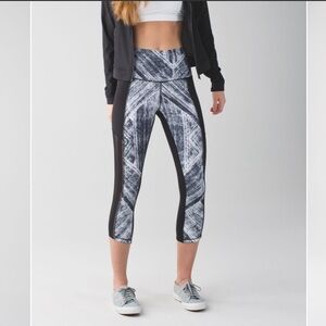 Lululemon Hot To Street Crop Heat Wave White Black / Black Size 8